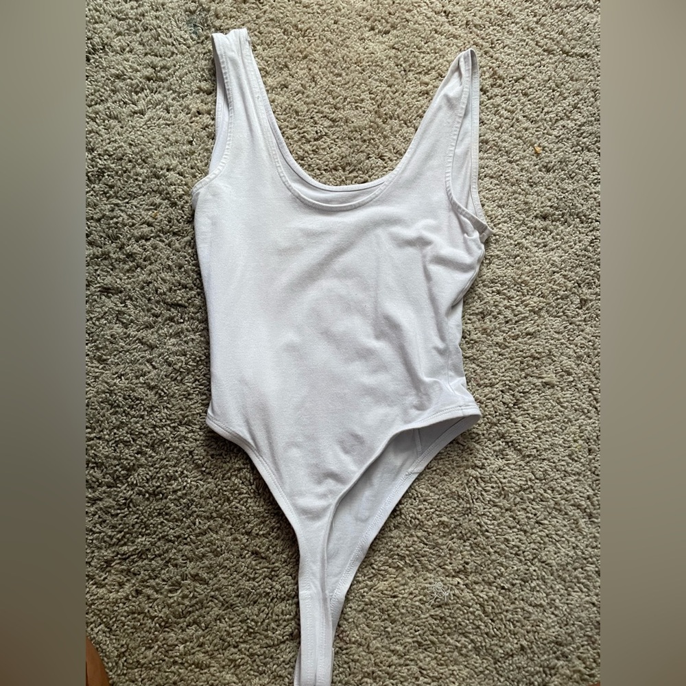 #GUESS - Picture 3 of 3